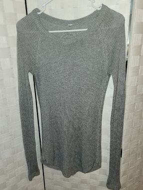 Lululemon | Ribbed Gray Yogi Cabin Sweater Top Sz 4 PTP 14